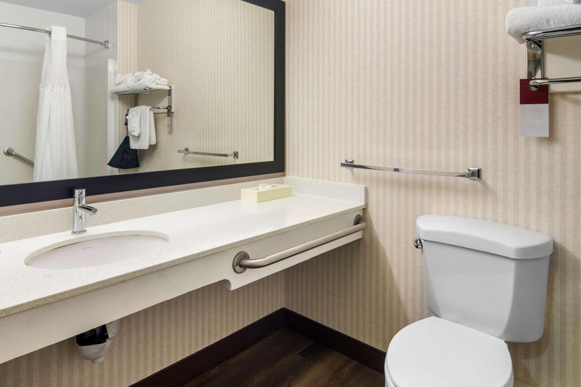 Western & Hotel 3*